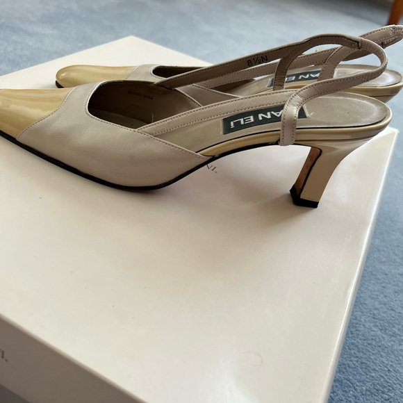 Vaneli pointed toe heels - 8.5 - Picture 2 of 5